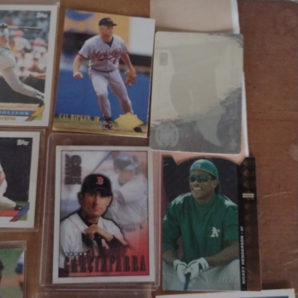 Assorted Baseball Trading Cards Collection - Picture 3 of 5